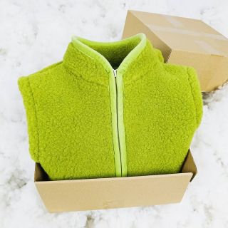 Prvé pastelkovo zelenkavé vestičky 🐑 sú na svete , vyrazili nám dych 💨 také sú krásne a mäkučke 🐑